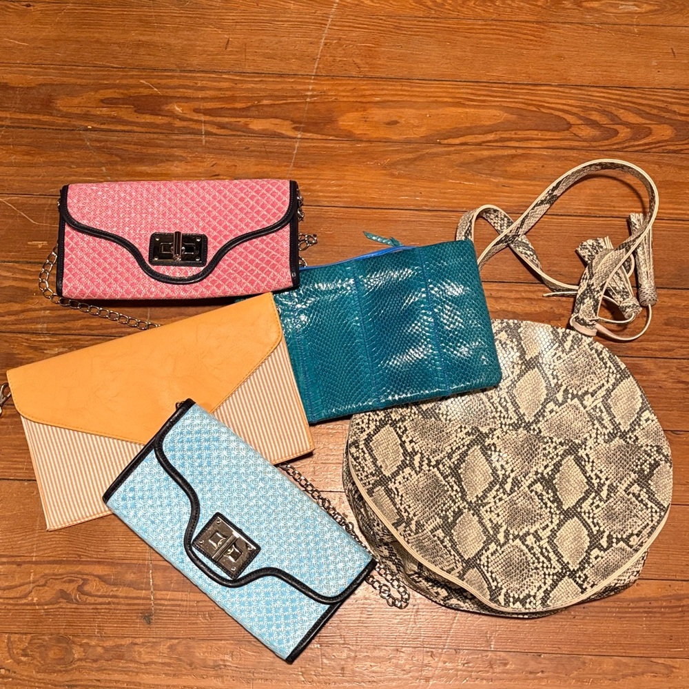 5 Purse Bundle! See Photos